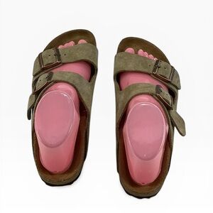 Birkenstock Arizona Two-Buckle Suede Slide Sandals in Taupe Size 8L/6M EPOC